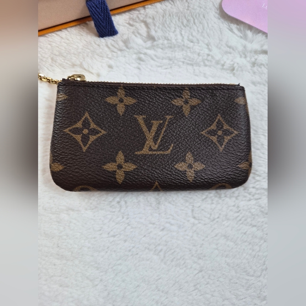 Louis Vuitton Monogram Key Pouch Pochette Clé Coin Card Holder BNIB - Picture 2 of 7